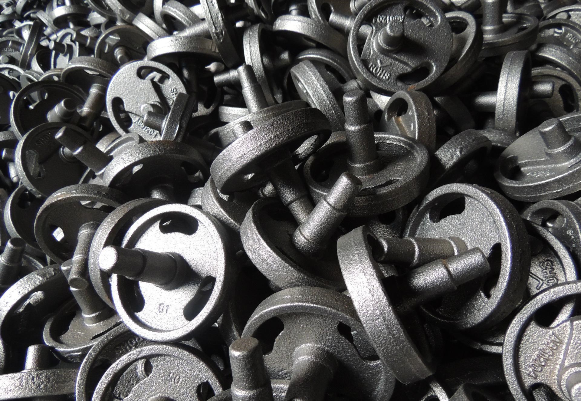 Nola aurre egin isolamendu hotzei akatsak burdina hunkigilearen zati txikietan?